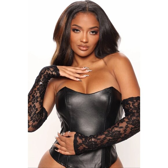 Fashion Nova ✦ Oh So Classy Black Lace Gloves ✦ Fingerless Floral Elbow-Length - Picture 1 of 2